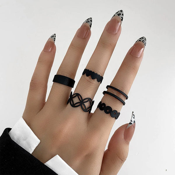 Black Chic Ring Set